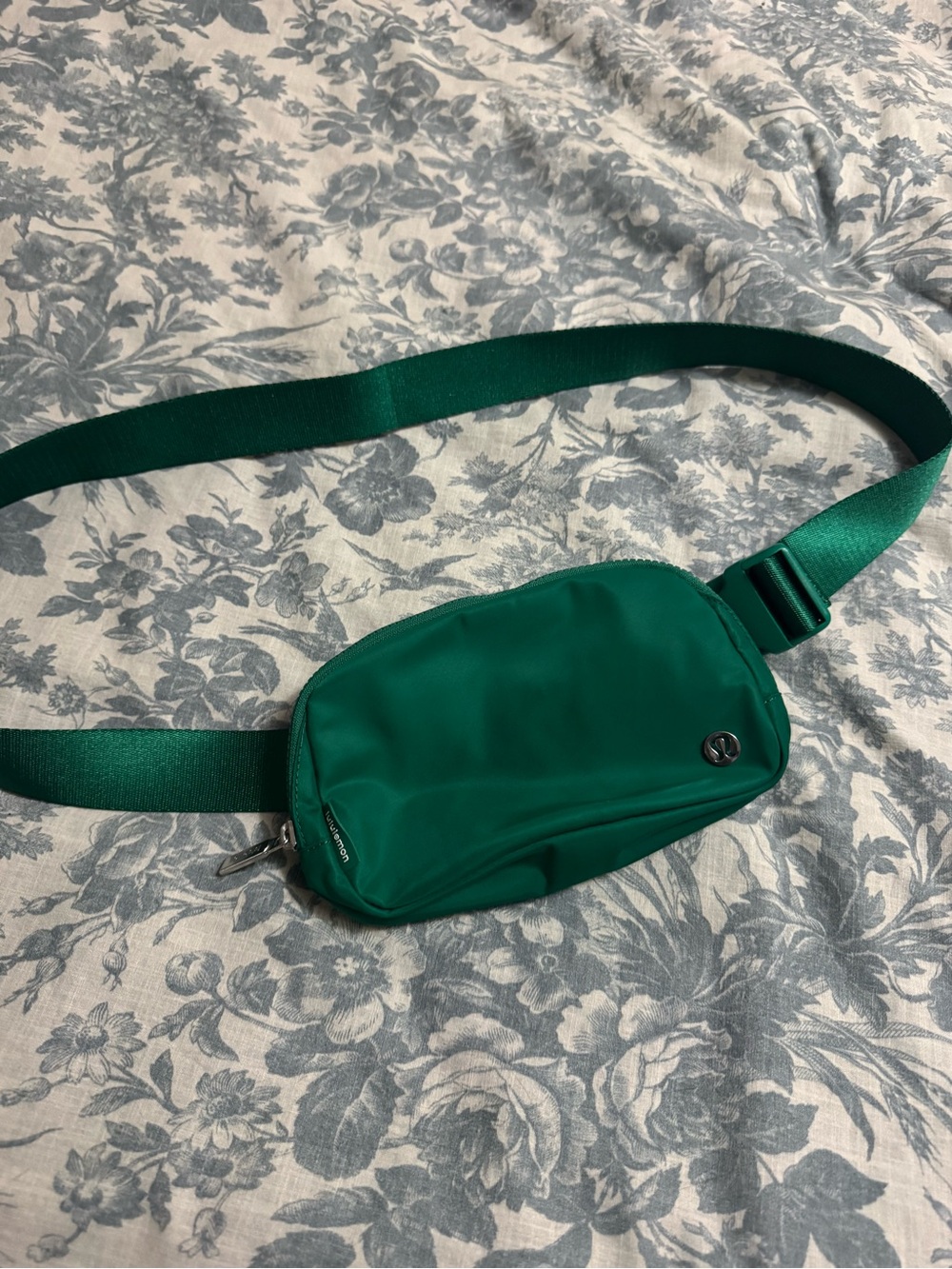 Lululemon Emerald Green Crossbody Belt Bag